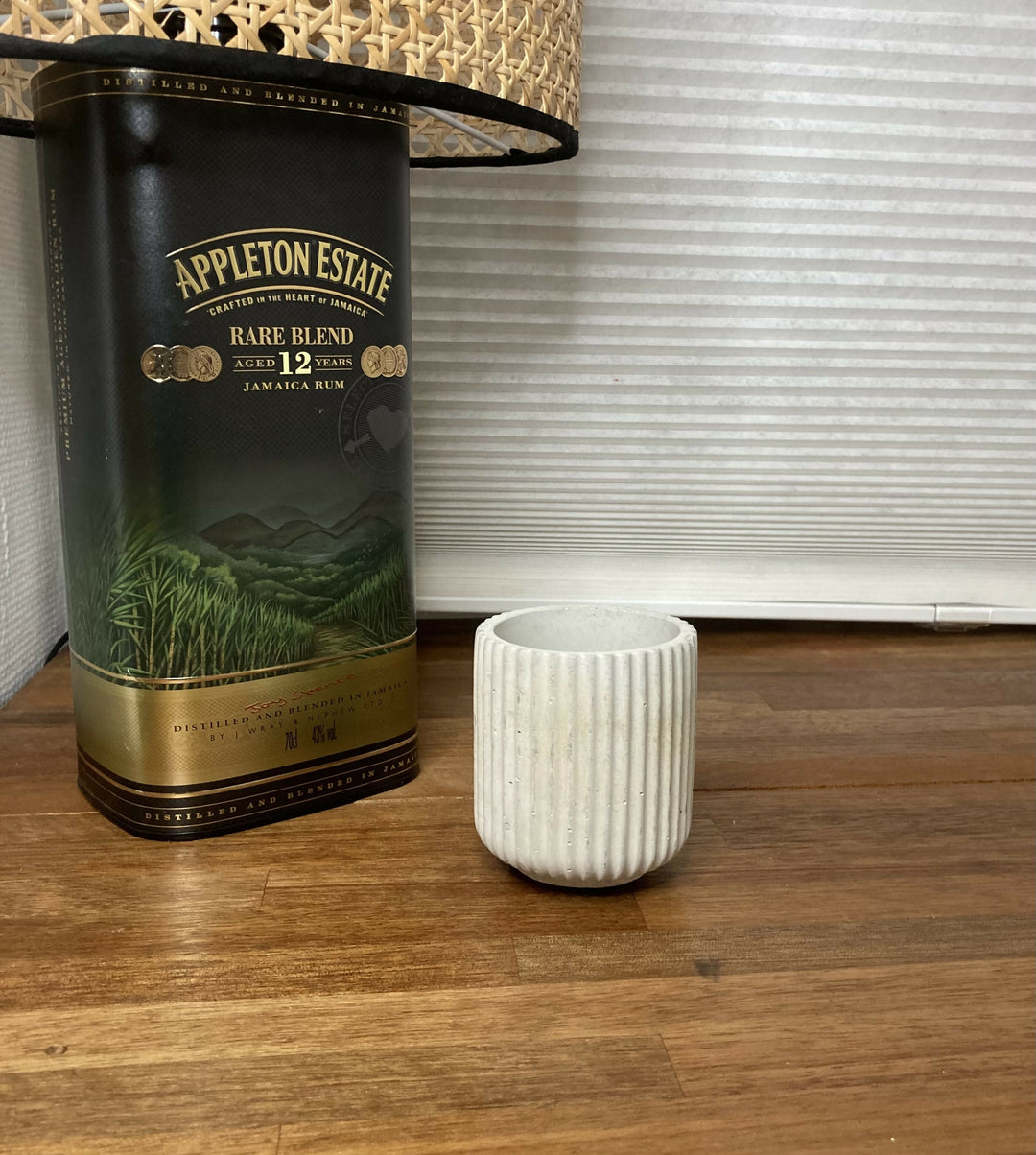 Pot with stripes