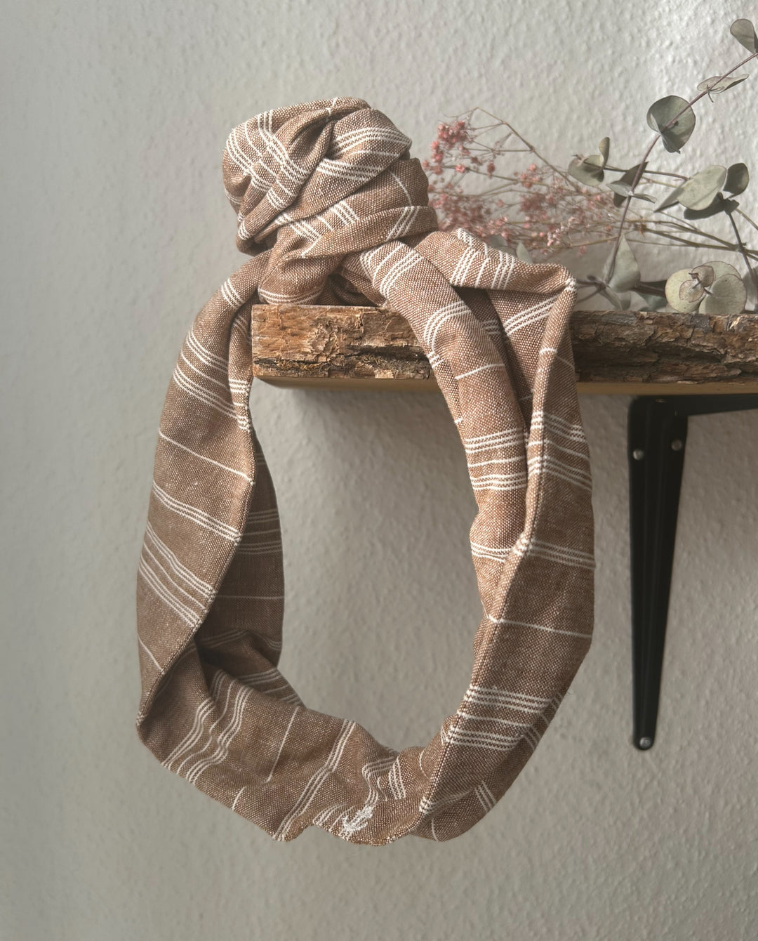 Big brown striped wireheadband