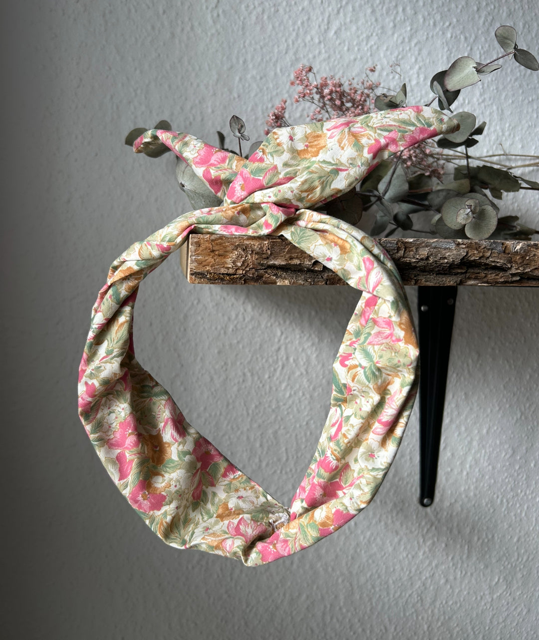 Small flower patterned wireheadband