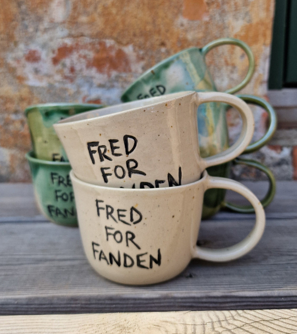 Fred for Fanden krus m. hank (hvid)