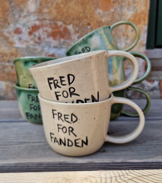 Fred for Fanden krus m. hank (hvid)