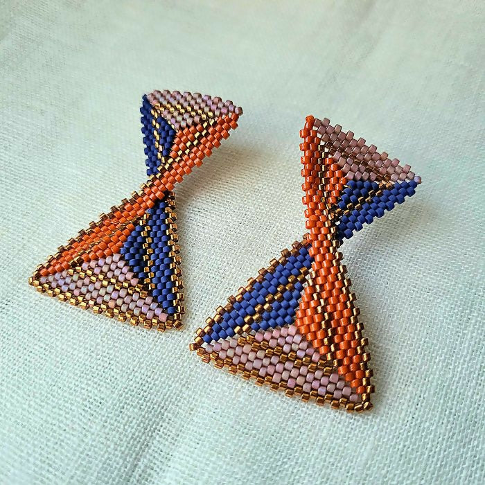 Echo Earrings – Geometric Elegance