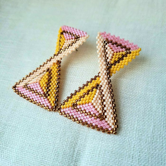Echo Earrings – Geometric Elegance