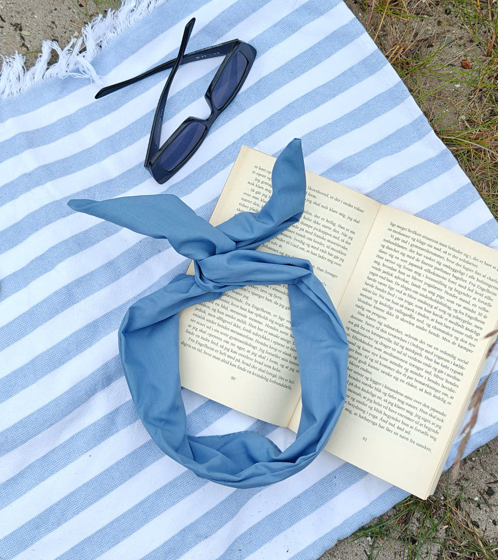 Small light blue wireheadband