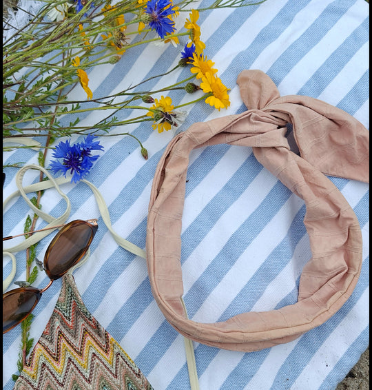 Small pink wireheadband