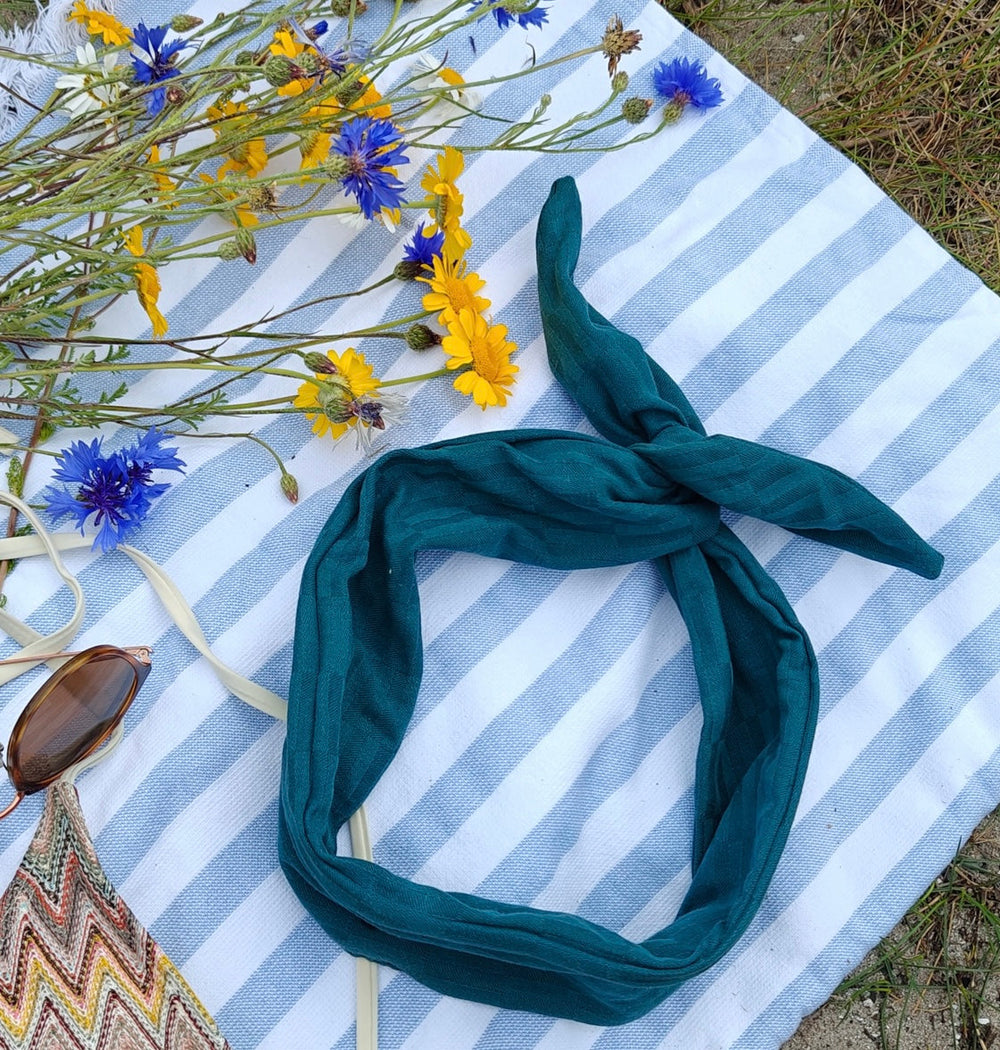 Small green wireheadband