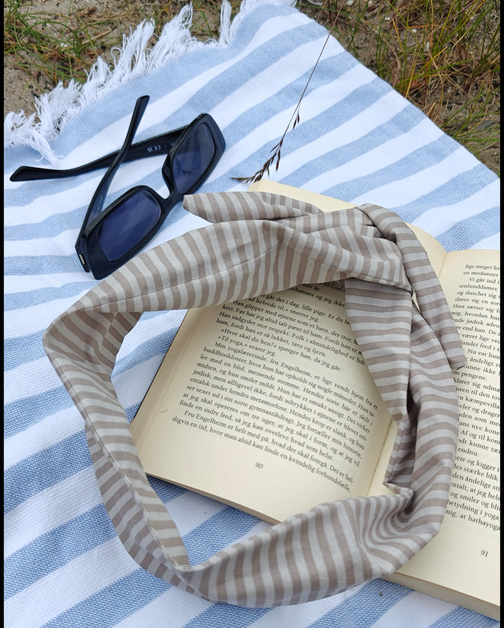 Small mauve striped wireheadband