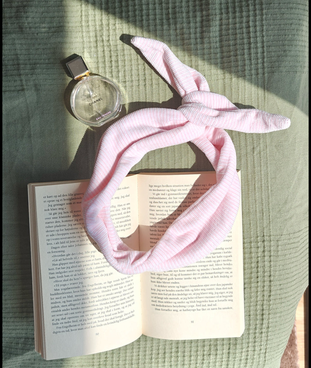 Small baby pink wireheadband