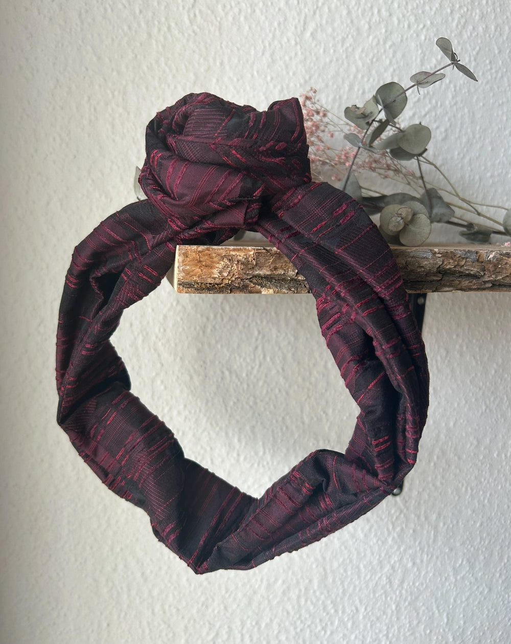 Big bordeaux and black wireheadband
