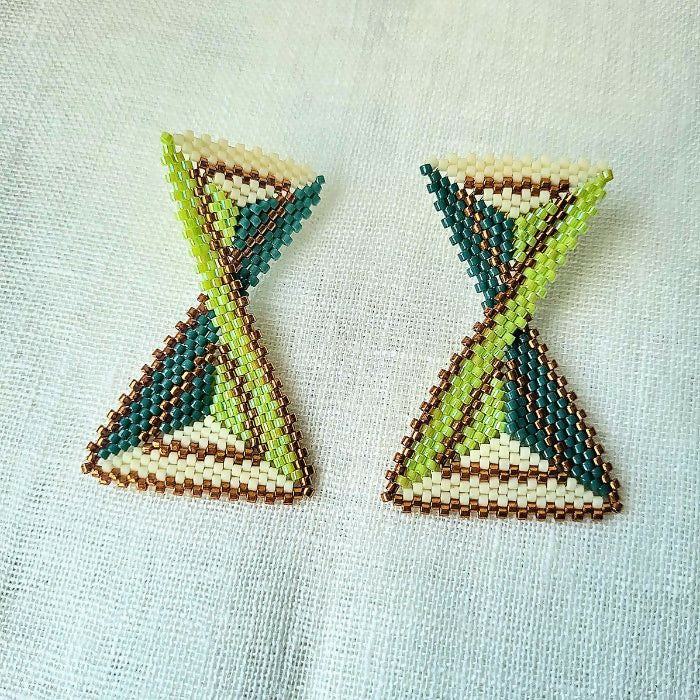 Echo Earrings – Geometric Elegance