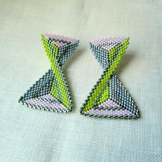 Echo Earrings – Geometric Elegance